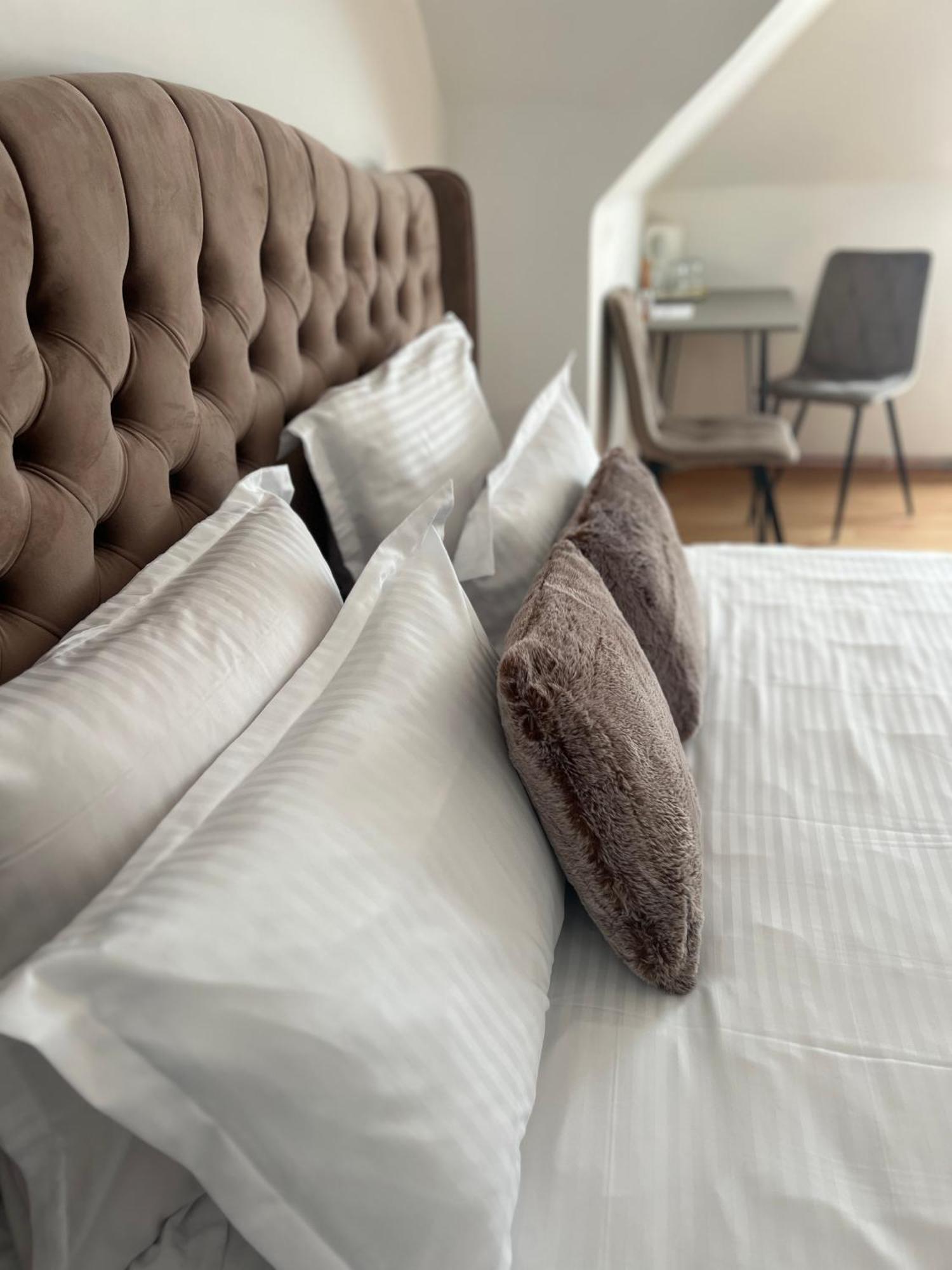 28 Apartament *